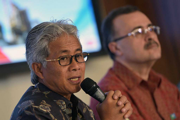 Dwi Soetjipto dan Amin Nasser melakukan konferensi pers usai penandatanganan nota kesepahaman.