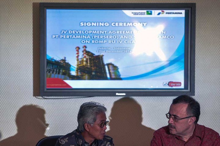 Dwi Soetjipto berbincang dengan Amin Nasser.