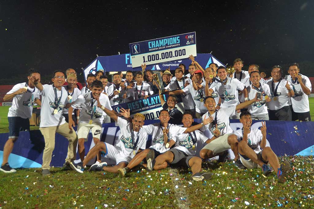 Sebagai juara PSCS berhak memperoleh hadiah sebesar Rp1 miliar, sementara PSS mendapat hadiah Rp700 juta.