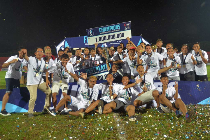 Sebagai juara PSCS berhak memperoleh hadiah sebesar Rp1 miliar, sementara PSS mendapat hadiah Rp700 juta.