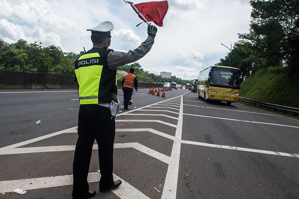 Jenis kendaraan yang diperbolehkan melintas di jalan tol tersebut ialah jenis kendaraan kecil golongan satu.