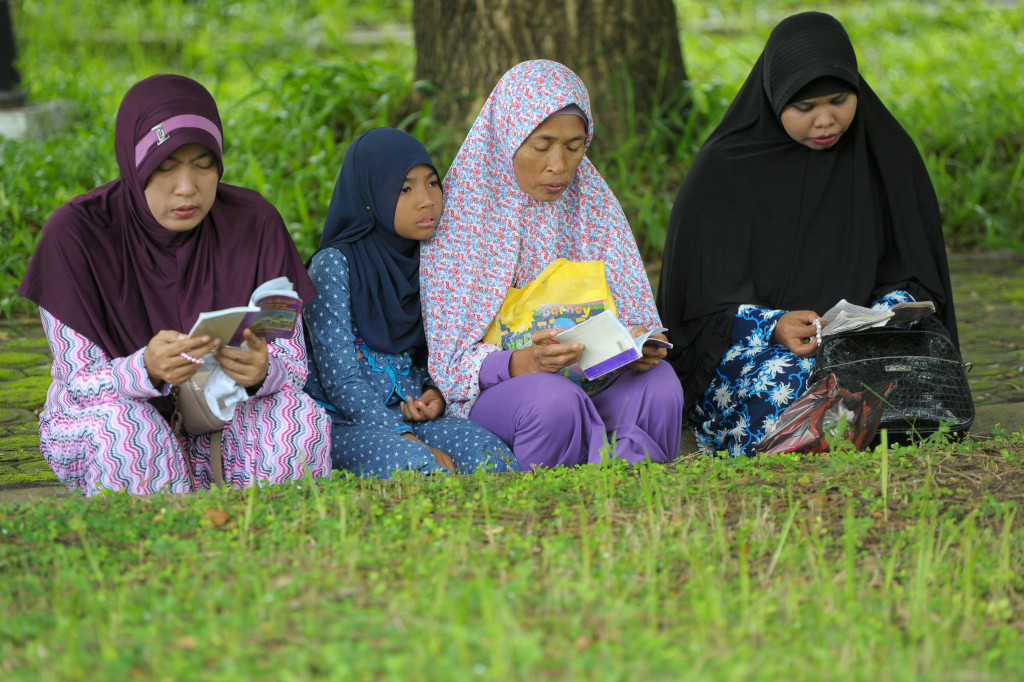 Warga Berdoa Peringati 12 Tahun Tsunami Aceh