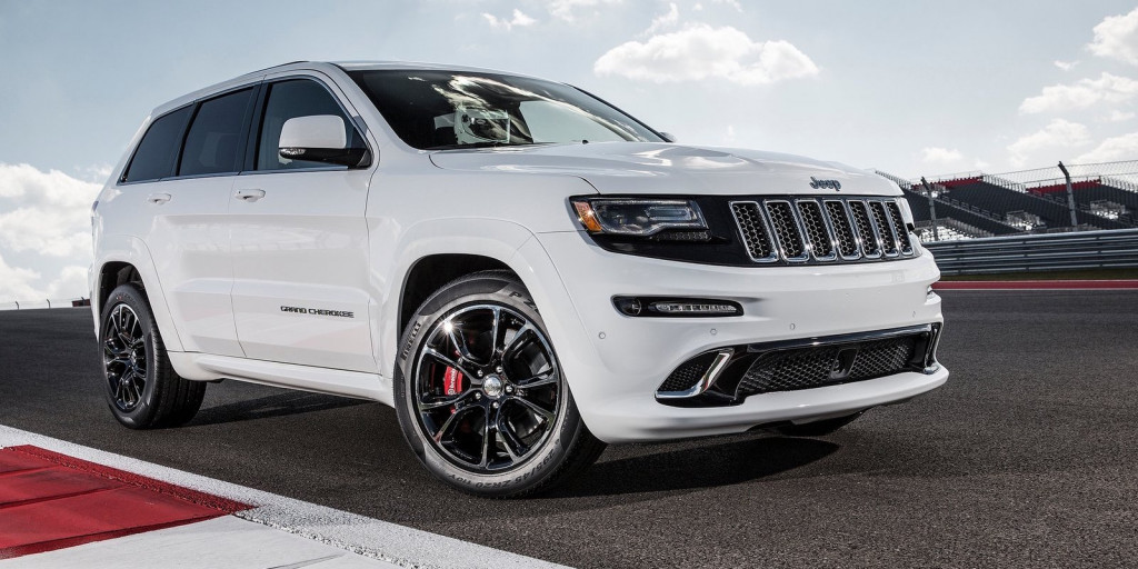 Jeep membekali Grand Cherokee Trackhawk dengan mesin 420 tenaga kuda. Besar harapan disematkan setelah generasi sebelumnya SUV ini tidak tak sukses di pasaran.