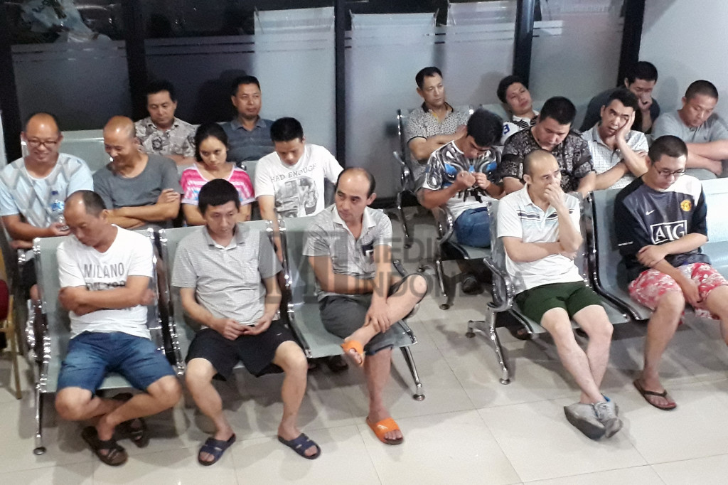 Mereka dibawa ke kantor Imigrasi Kelas IIA Bogor untuk menjalani pemeriksaan.