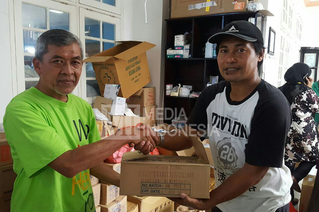 Media Group Serahkan Bantuan untuk Korban Banjir di Bima