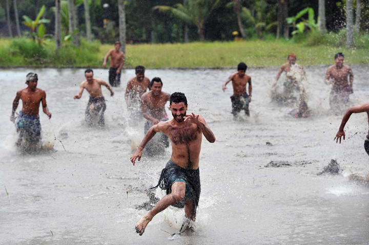 Serunya Festival Air Tahun Baru di Gianyar