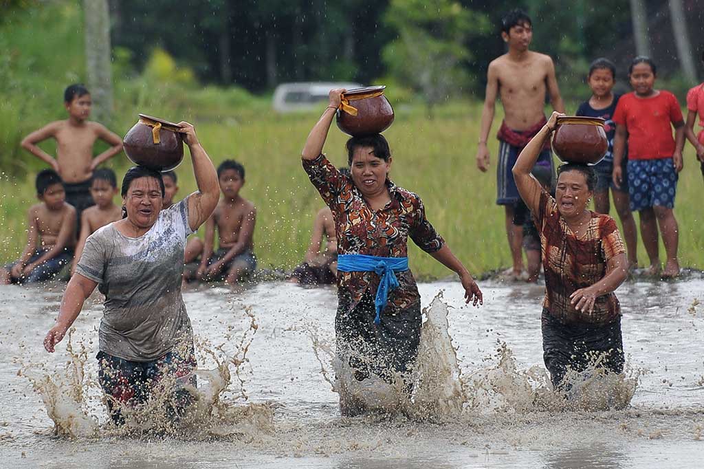 Serunya Festival Air Tahun Baru di Gianyar