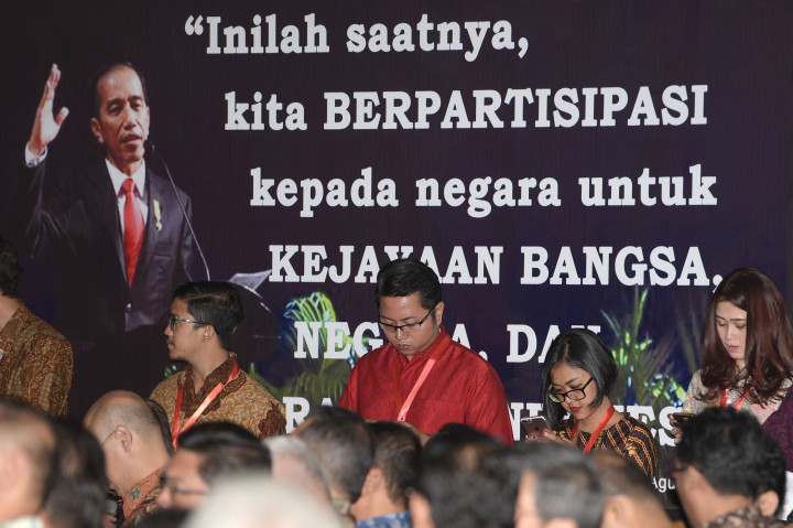 Sejumlah tamu undangan mengikuti pembukaan perdagangan saham hari pertama 2017 di BEI, Jakarta.