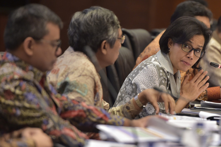 Menteri Keuangan Sri Mulyani mengatakan pertumbuhan ekonomi Indonesia pada tahun 2016 hanya tumbuh lima persen.