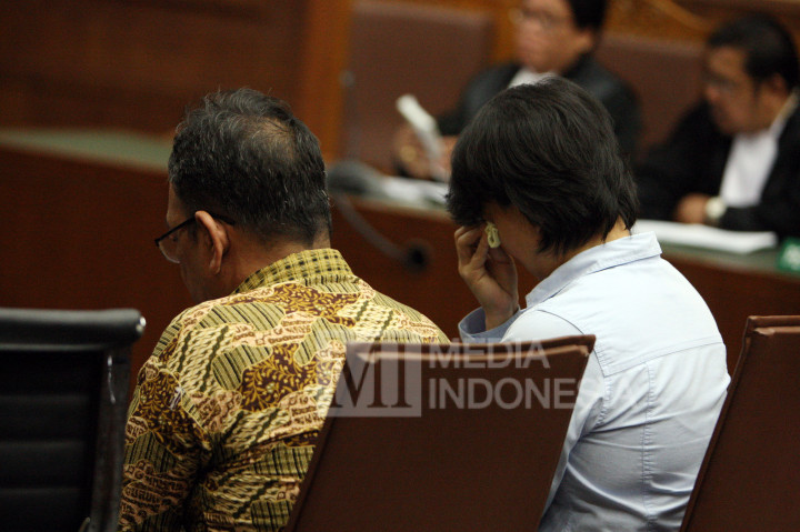 Xaveriandy Sutanto divonis tiga tahun penjara, sedangkan Memi 2,5 tahun penjara. Vonis ini lebih ringan dari tuntutan Jaksa Penuntut Umum dari KPK.
