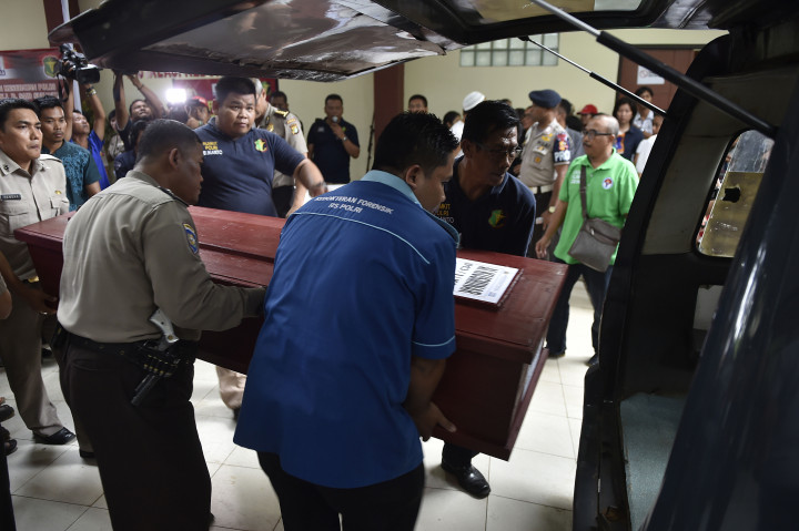 Lima jenazah tersebut diantaranya Iwan Kurniawan, Eha Julaeha, Ai Kusminar, George Bernard Christoper, dan Indra Sumarni