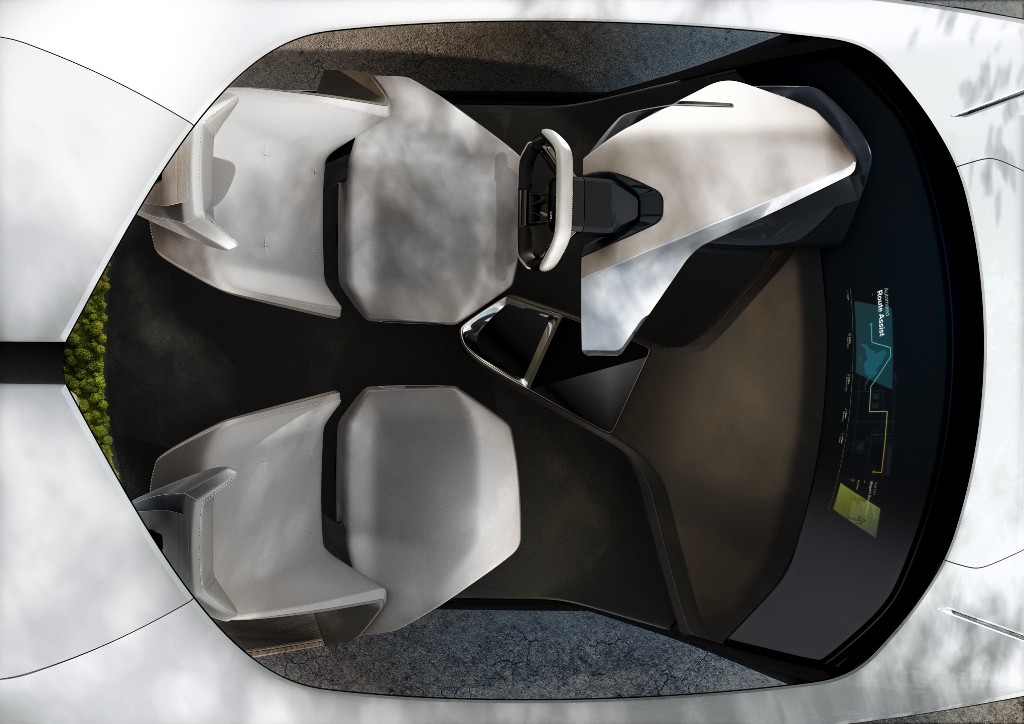 Empat orang penumpangnya bisa menikmati video dan audio masing-masing dalam waktu bersamaan tanpa saling ganggu.