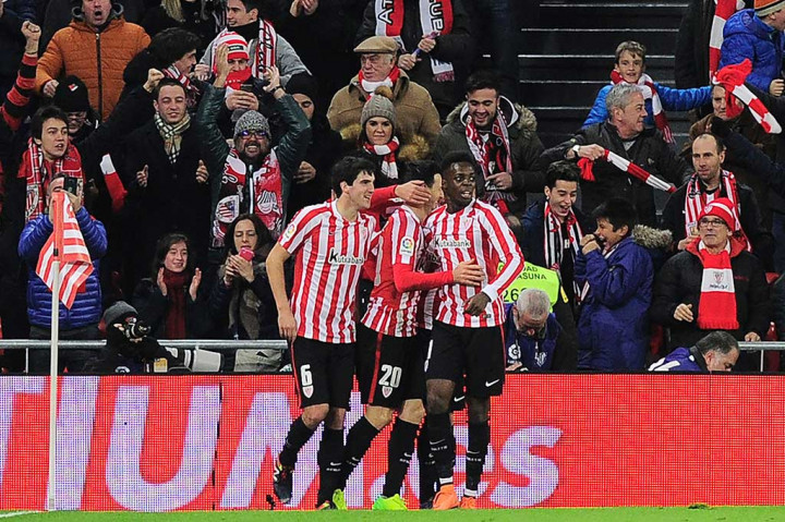 Aritz Aduriz membuka keunggulan Athletic Bilbao pada menit ke-25. AFP