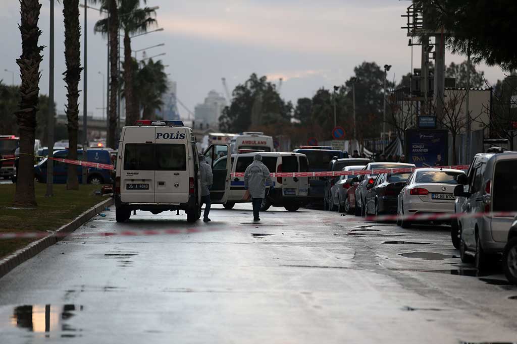 Otoritas pemerintah menduga kelompok militan Partai Pekerja Kurdistan(PKK) sebagai pelaku serangan tersebut.  