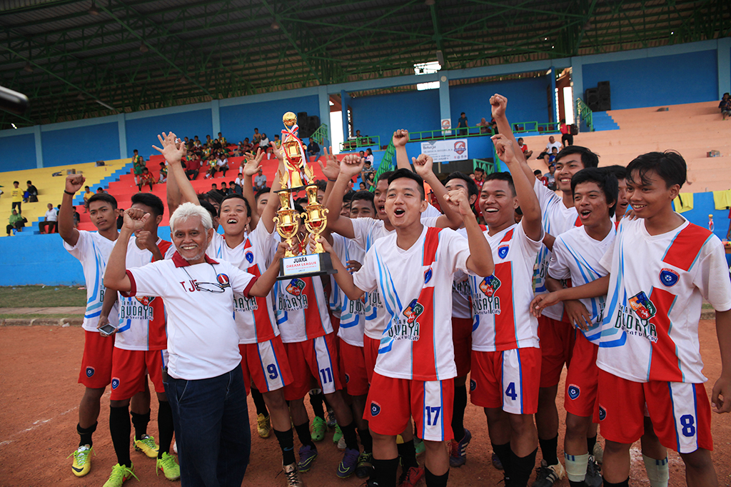 Sentul United keluar sebagai juara pertama Trofeo Dream League U-16 & U-19 yang digelar di Stadion Cendrawasih, Cengkareng, Jakarta Barat, Minggu (8/1/2017).