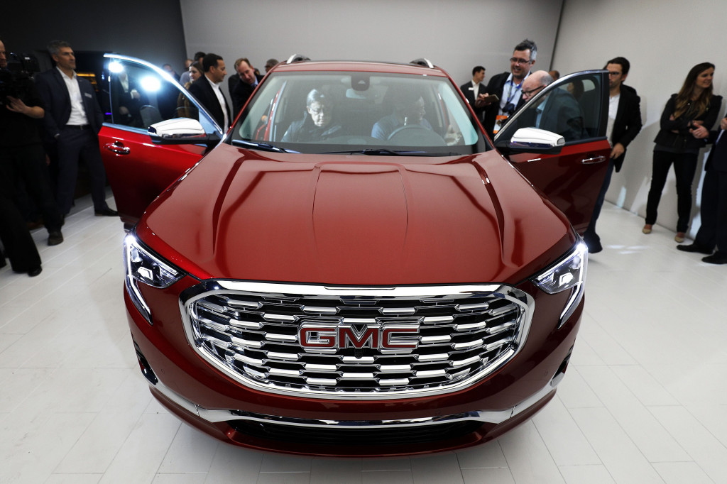 GMC menghadirkan SUV barunya, Terrain Denali 2018. Selama 8-13 Januari, pameran otomotif yang memajang 750-an kendaraan ini hanya dibuka bagi pers, pebisnis dan undangan VVIP.
