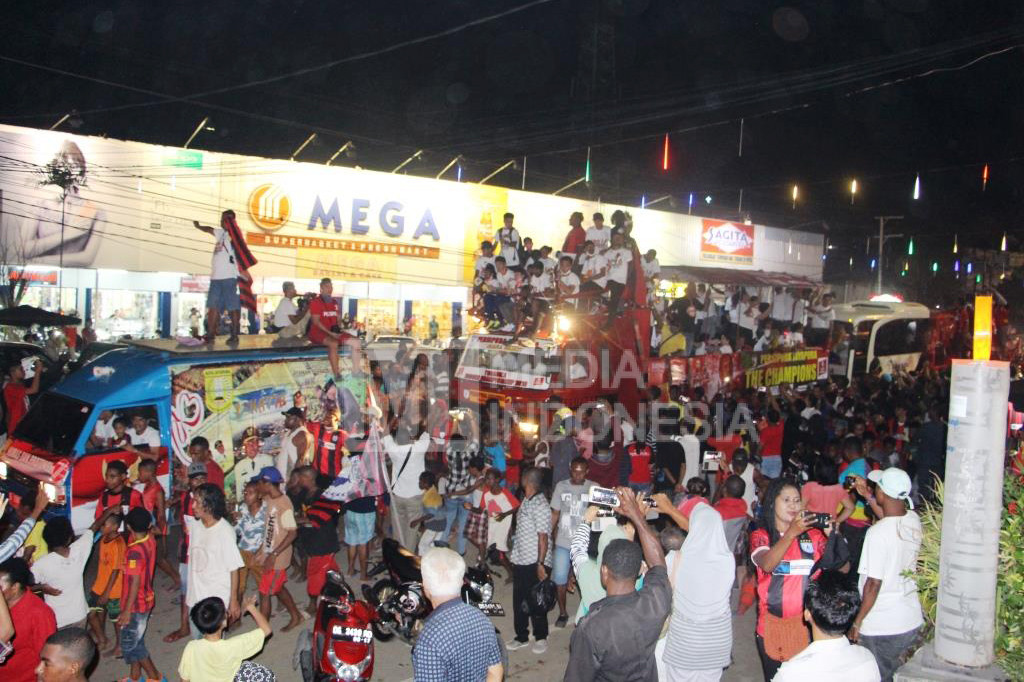 Juara TSC 2016, Persipura Diarak Keliling Kota