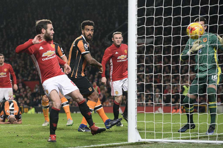 Setan Merah baru bisa memecah kebuntuan pada menit ke-56 lewat sontekan Juan Mata. 