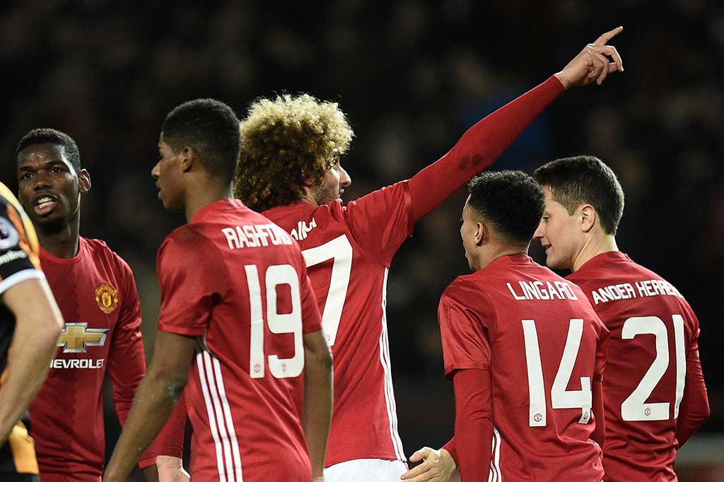 Sundulan Marouane Fellaini pada menit ke-87 menggandakan keunggulan timnya.