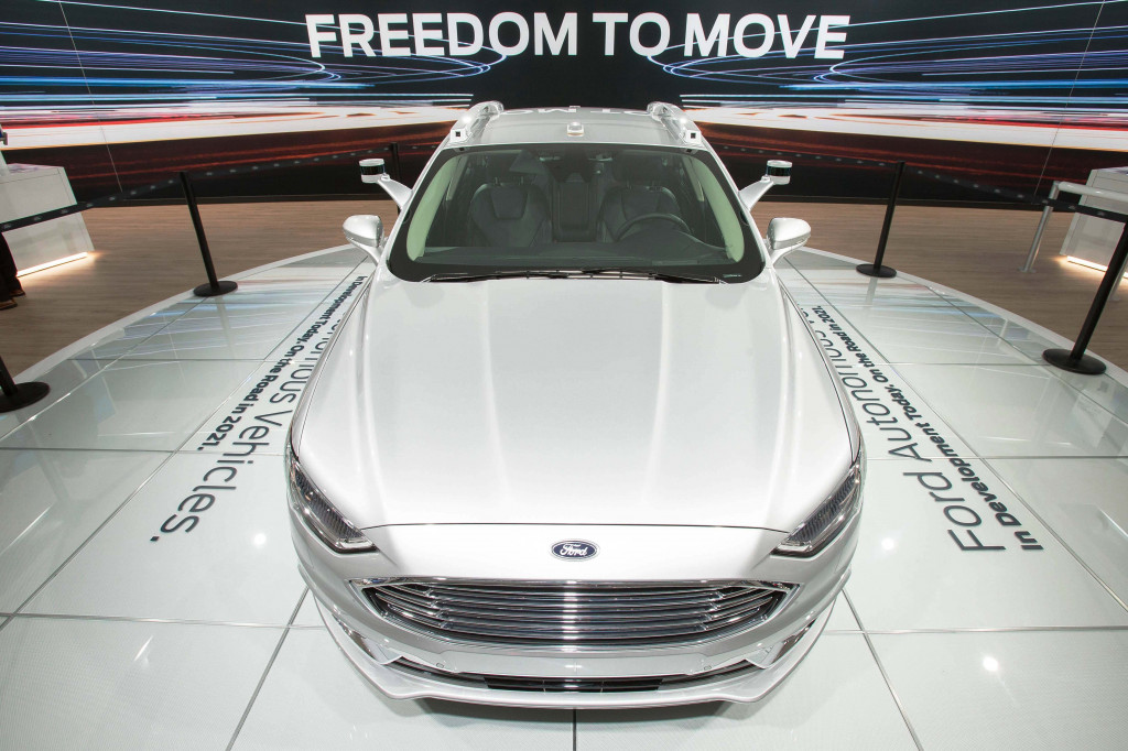 Penampilan perdana Ford Fusion Autonomous. Industri IT dan otomotif AS serius mengembangkan tekonologi otonom yang diyakini merupakan kebutuhan pada dua dekade mendatang. AFP Photo / Geoff Robins