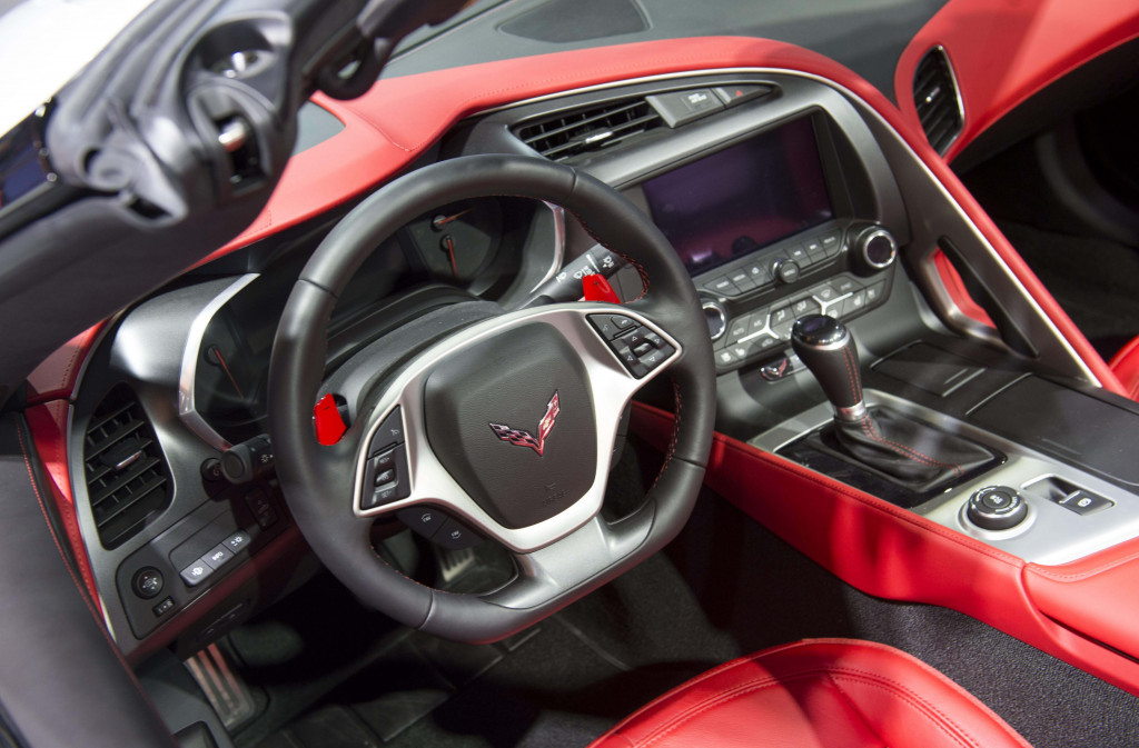 Interior kabin Chevrolet Corvette 2017, yang merupakan sportcar andalan AS. Berkat dana baillout dari pemerintah, industri otomorif AS berhasil menyelamatkan jutaan lapangan kerja. AFP Photo/Saul Loeb