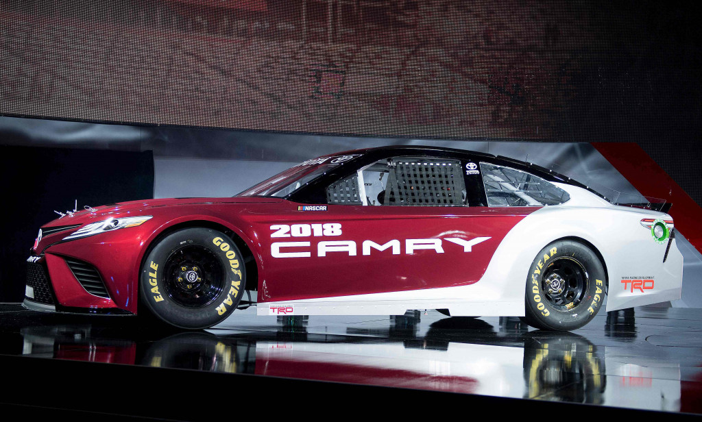 Toyota Camry 2018 TRD yang ikut serta dalam ajang balap NASCAR juga diluncurkan dalam kesempatan sama. AFP Photo/Jim Watson