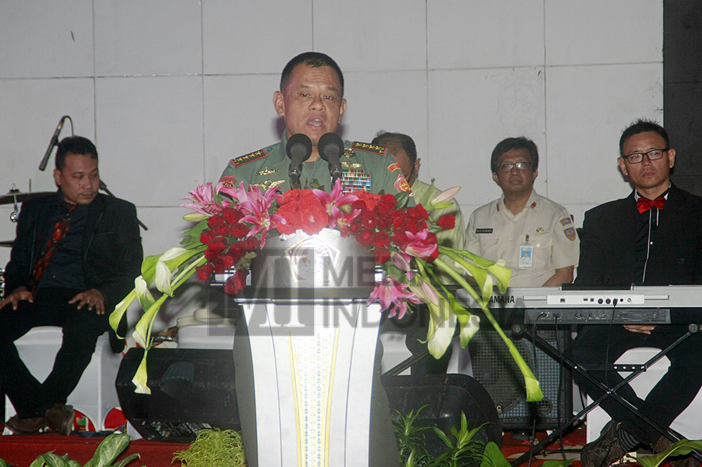 Panglima TNI Jenderal TNI Gatot Nurmantyo menyampaikan sambutan saat menghadiri perayaan Natal bersama anggota TNI di GOR Ahmad Yani, Mabes TNI Cilangkap, Jakarta Timur.