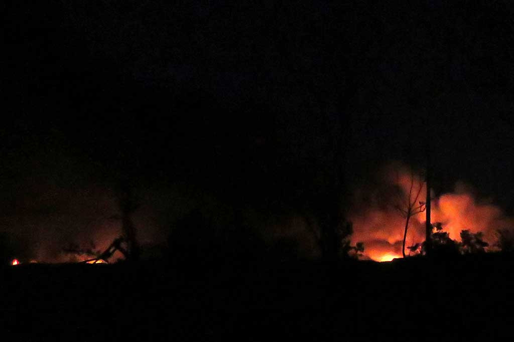 Serangkaian ledakan yang suaranya terdengar jelas di berbagai daerah menghantam bandara militer Mezzah, barat daya Damaskus, Jumat dini hari waktu setempat.