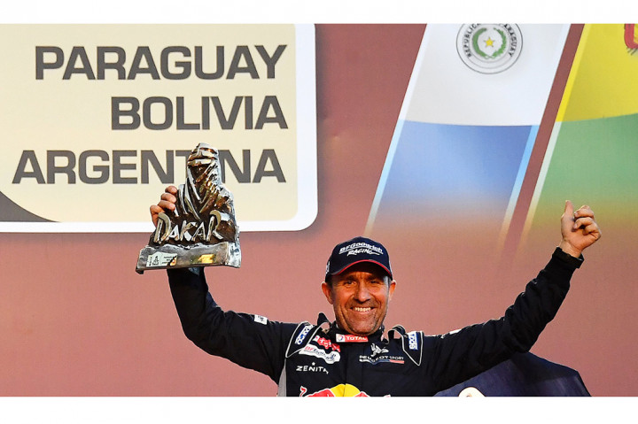 Stephane Peterhansel keluar sebagai juara kategori mobil Reli Dakar 2017.