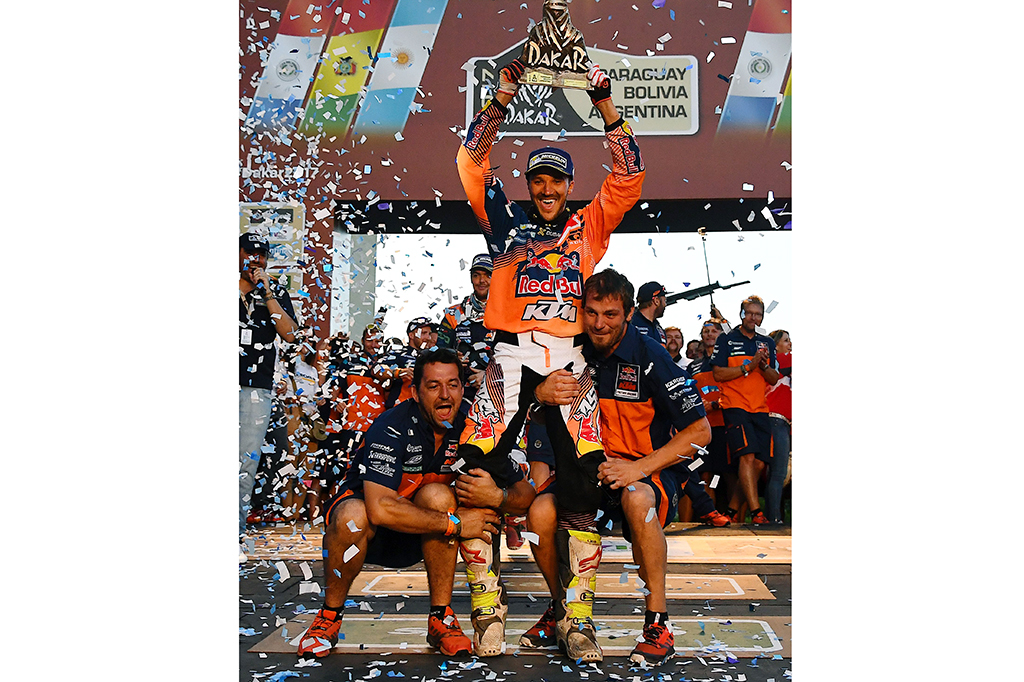 Pereli KTM itu mencetak sejarah dengan menjadi pebalap Inggris pertama yang menjuarai Reli Dakar.