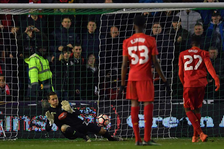 The Red berpeluang menggandakan keunggulan pada menit ke-86, namun eksekusi penalti Divock Origi dapat digagalkan kiper Plymouth Luke McCormick.