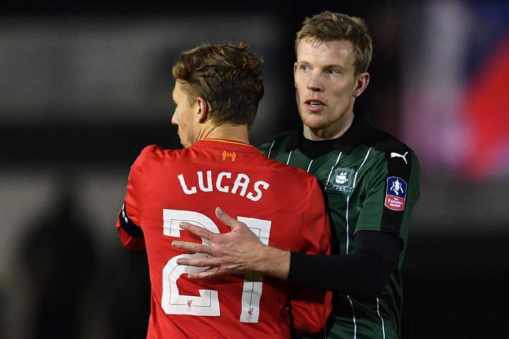 Hingga wasit meniup peluit panjang tanda pertandingan usai, kedudukan tetap 1-0 untuk Liverpool.