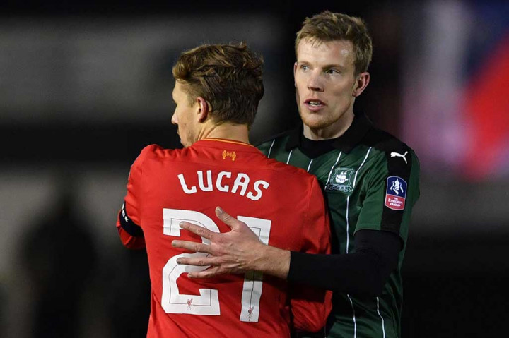 Hingga wasit meniup peluit panjang tanda pertandingan usai, kedudukan tetap 1-0 untuk Liverpool.