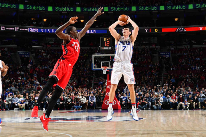 Ersan Ilyasova menambah 18 poin, 5 rebound, dan 2 assist.