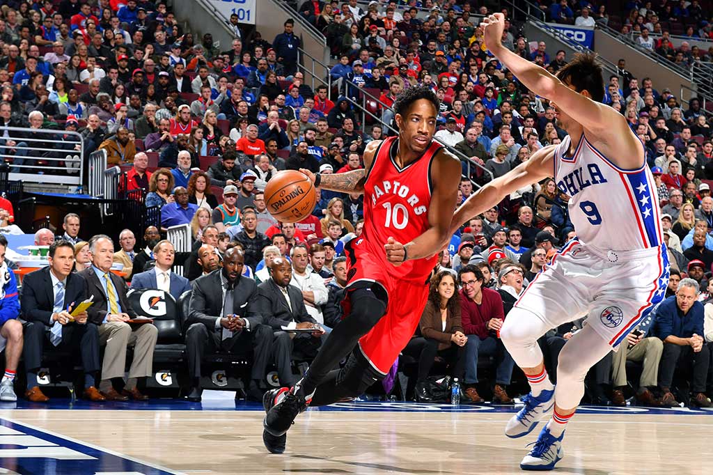 Sementara itu andalan Raptors DeMar DeRozan mencetak 25 poin, 3 rebound, dan 6 assist.