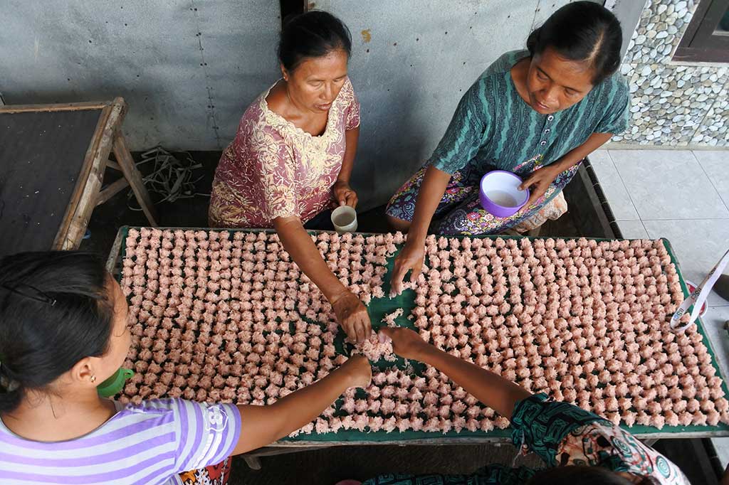 Cicipi Rengginang Khas Situbondo