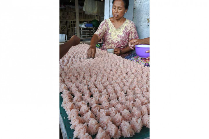 Cicipi Rengginang Khas Situbondo