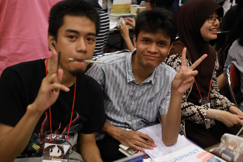 Anggota salah satu lingkar kreatif di Comifuro 8