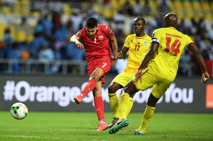 Menit ke-22 Tunisia menggandakan keunggulan lewat Youssef Msakni.