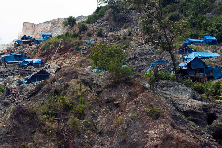 Penambang Liar Kembali Serbu Gunung Botak