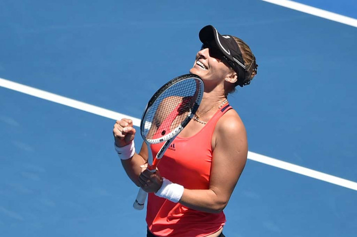 Setelah sempat tertinggal 3-4, Lucic Baroni kemudian memenangkan sembilan poin berikutnya dan menutup set ketiga dengan kemenangan 6-4.