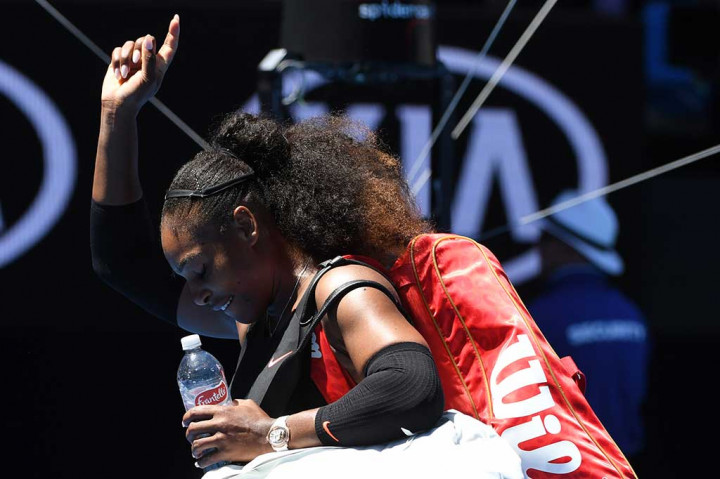 Ini adalah kedua kalinya dalam dua tahun terakhir bahwa tiga perempuan di usia 30-an mencapai semifinal di turnamen besar: Venus Williams, 36, Serena Williams, 35, dan Lucic-Baroni, 34. Serena juga mencapai semifinal di AS Terbuka 2015, bersama petenis berusia 30 tahun Flavia Pennetta dan Roberta Vinci.