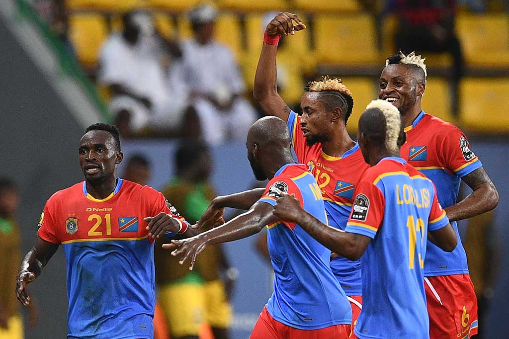 Ndombe Mubele menggandakan keunggulan timnya.