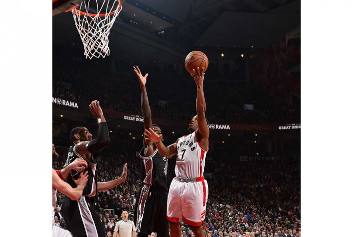 Kyle Lowry memiliki 30 poin dan cadangan Terrence Ross menambahkan 21 untuk Raptors.