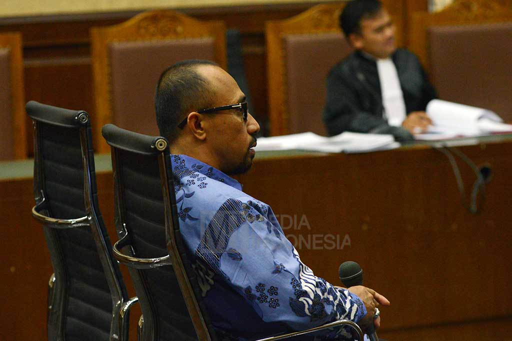 Andi Taufan Tiro menjalani sidang perdana di Pengadilan Tipikor, Jakarta, Rabu.