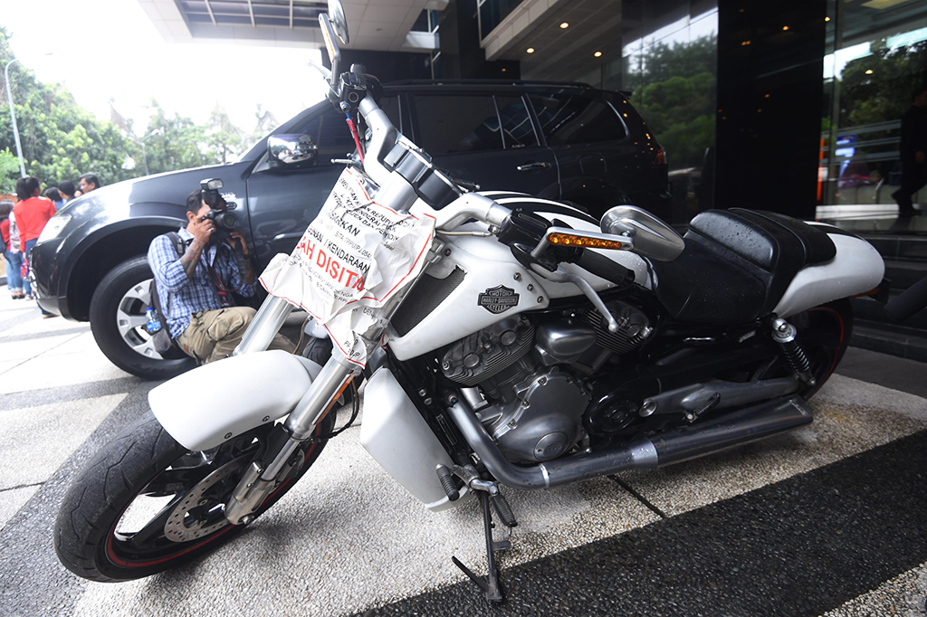 Salah satu kendaraan yang disita Ditjen Pajak.