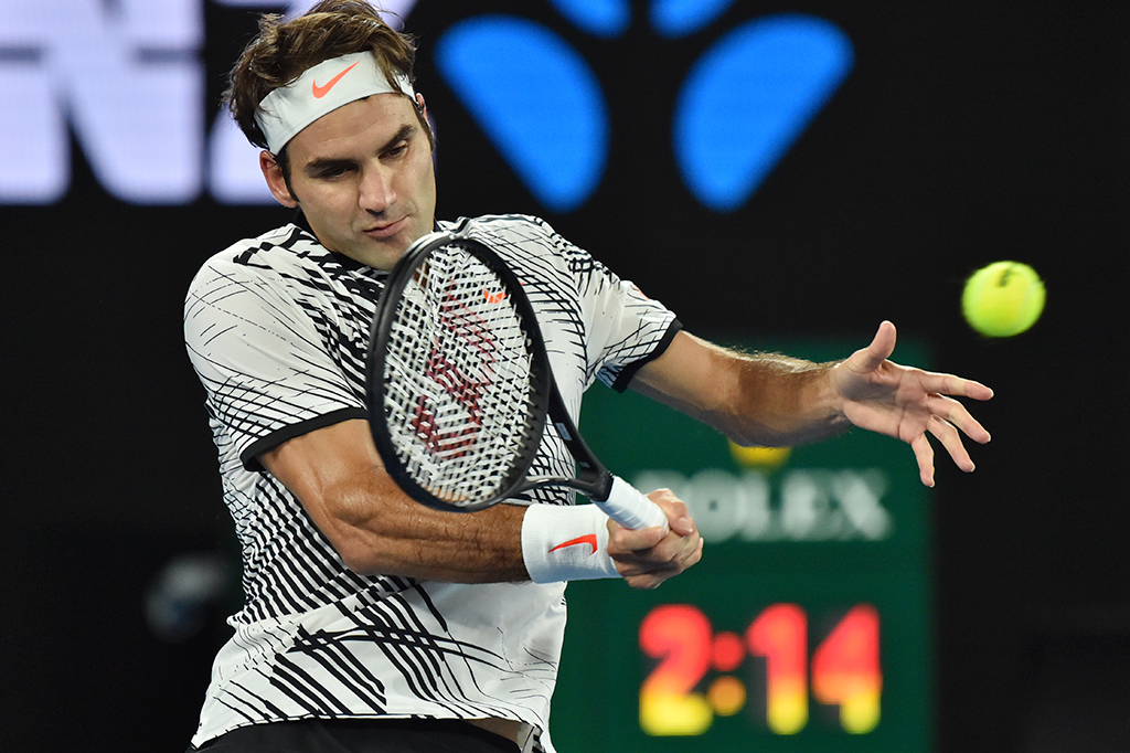 Petenis Swiss, Roger Federer berhasil mengalahkan rekan senegaranya, Stan Wawrinka di babak semifinal, Kamis (26/1/2017).