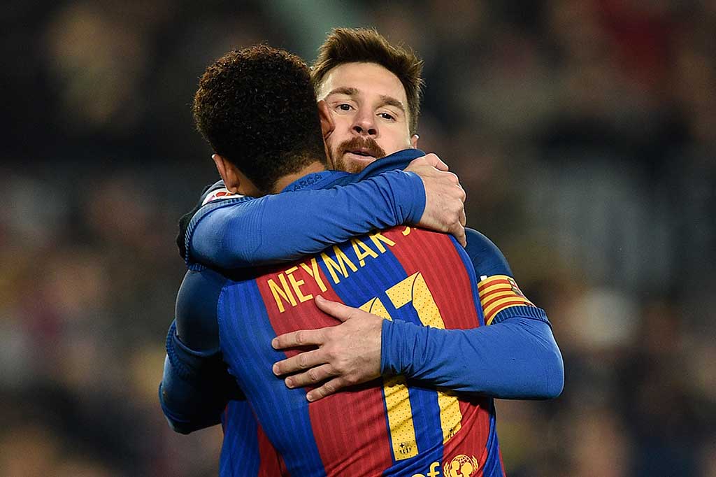 Tuan rumah menggandakan keunggulan pada menit ke-55 lewat penalti Lionel Messi menyusul pelanggaran terhadap Neymar.