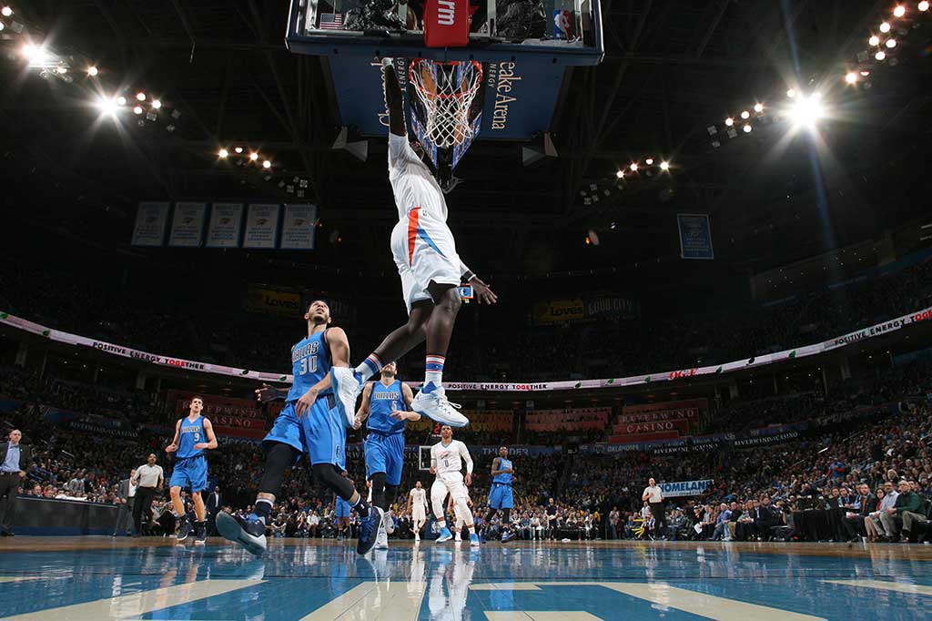 Victor Oladipo menambah 17 poin.