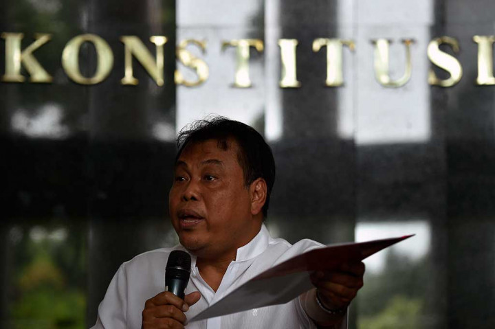 Keputusan tersebut diambil setelah menerima usulan dari Dewan Etik yang menemukan dugaan pelanggaran etik berat yang dilakukan Patrialis.